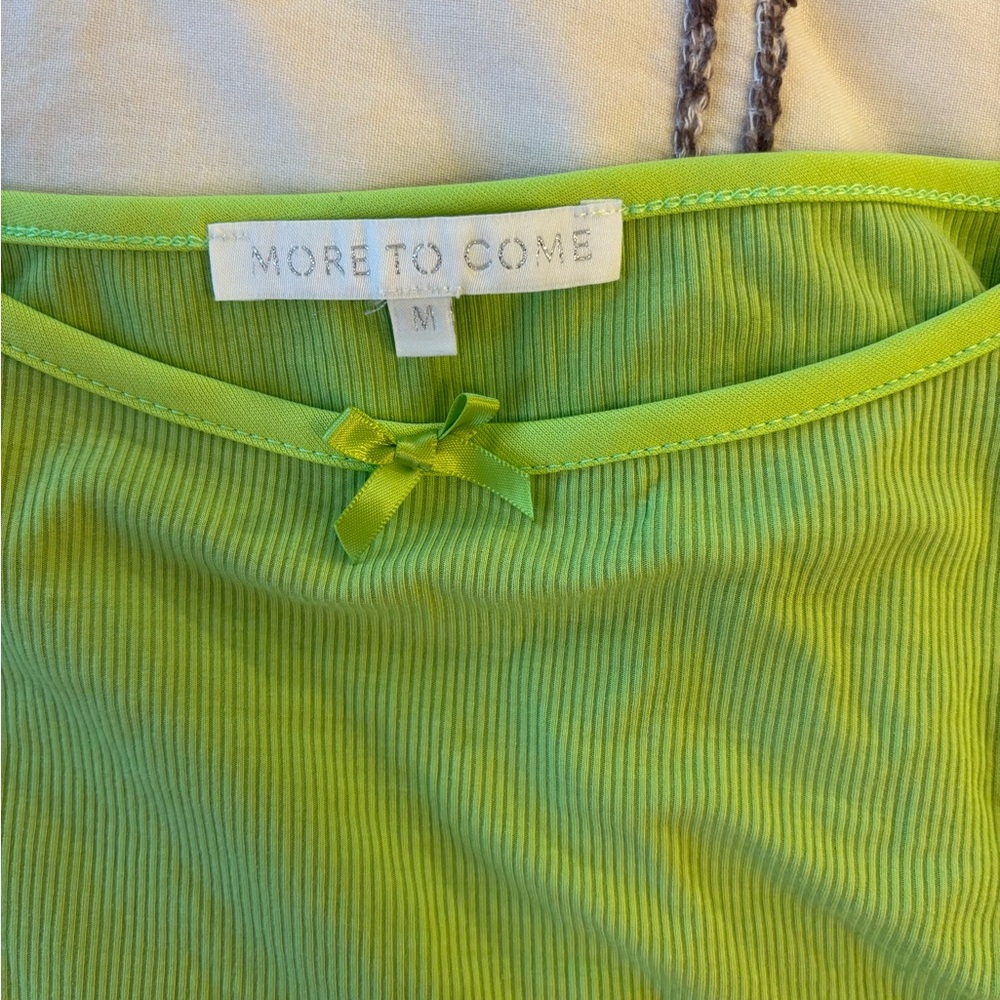 Revolve Green Ribbed Crop Top NWT!!! - Picture 2 of 2